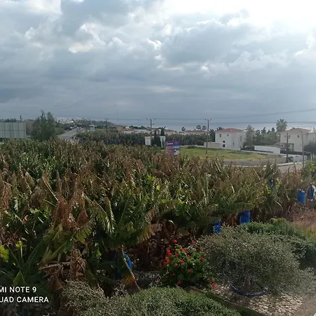 Blue Seaview Appartments דירה *