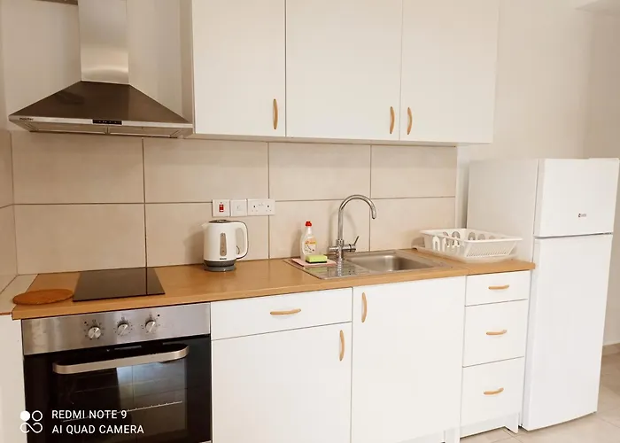 Blue Seaview Appartments דירה פאפוס